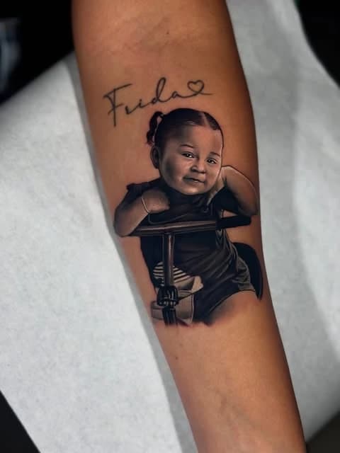 Tattoo style: Little Frida Portrait